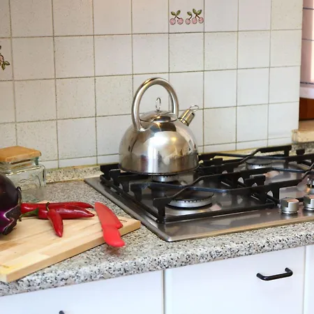 בית נופש Helle Mediterrane Mit Veranda Und Garten By Interhome