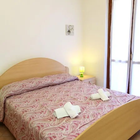 Helle Mediterrane Mit Veranda Und Garten By Interhome Hébergement de vacances Cefalù