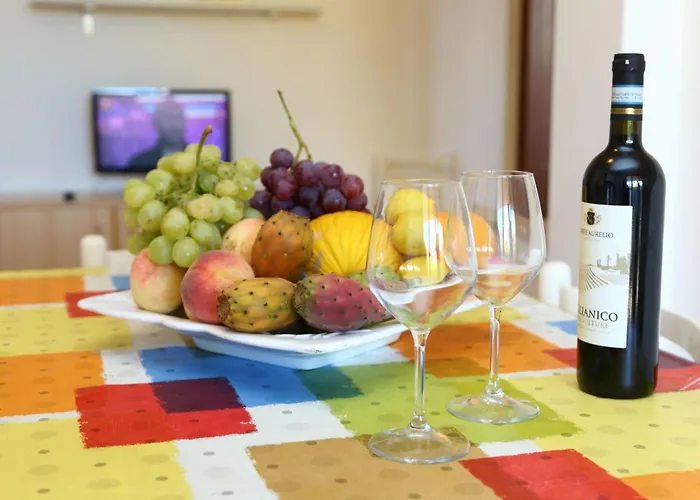 Helle Mediterrane Mit Veranda Und Garten By Interhome Hébergement de vacances