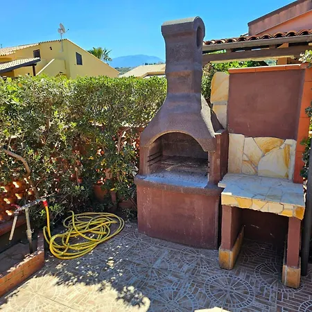 Helle Mediterrane Mit Veranda Und Garten By Interhome 度假居 *