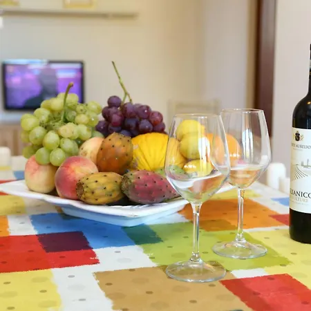 Helle Mediterrane Mit Veranda Und Garten By Interhome 度假居