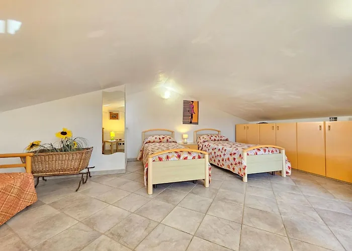 Helle Mediterrane Mit Veranda Und Garten By Interhome Cefalù