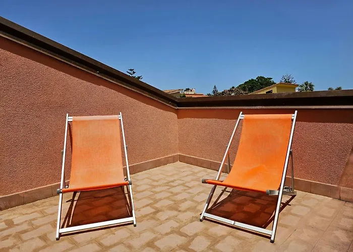 Helle Mediterrane Mit Veranda Und Garten By Interhome Nyaraló Cefalù